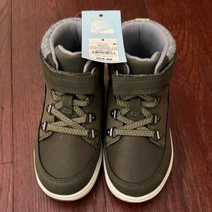 Green toddler boots